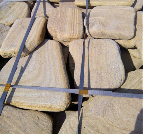 Kamenclub.ru: Песчаник пластушка галтованный желтый с рисунком (3 см)  купить в Саратове плитняк - пластушка желтый песчаник 21000 руб/м3   фото КАМЕНЬ КЛУБ