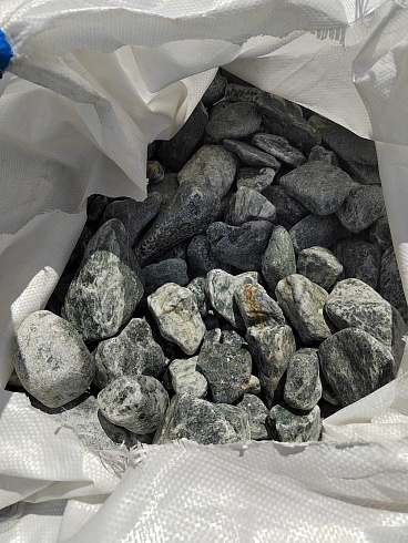 фото Галтованный жадеит (фр. 70-100 мм)  купить в Саратове в интернет-портале КАМЕНЬ КЛУБ