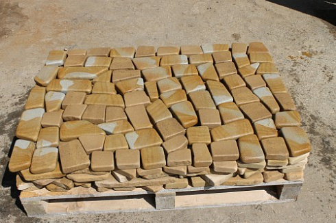 Kamenclub.ru: Песчаник брусчатка (Готика) art PSG-L-01  купить в Саратове    2300 руб/кв.м   фото КАМЕНЬ КЛУБ