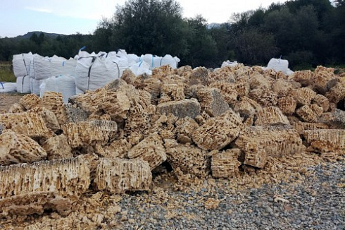 Kamenclub.ru: Крымский природный меотис фр. 100-500 мм.  купить в Саратове меотис бежевый рыжий молочный желтый ракушечник 4 500 руб/т   фото КАМЕНЬ КЛУБ