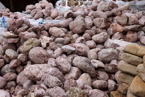 Kamenclub.ru: Розовый валунчик фр.100-300 мм.  купить в Саратове крупный природный камень розовый, серый молочный красный речной галечник природный 7850 руб/т   фото КАМЕНЬ КЛУБ