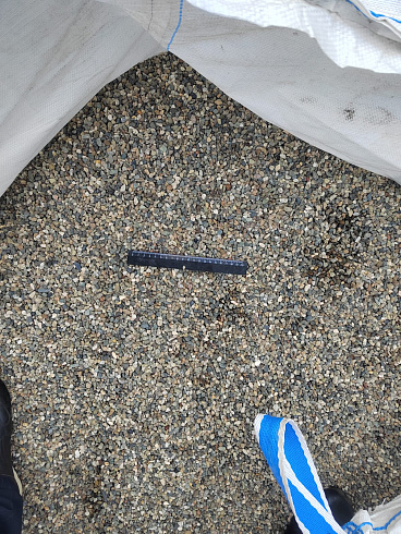 Kamenclub.ru: Галька речная окат (серая) фр.5-10 мм купить  в Саратове галька речная серая, серый, темно-серый, светло-серый, коричневый речная окатанная галька декоративная ландшатфная 5000 руб/т   фото КАМЕНЬ КЛУБ