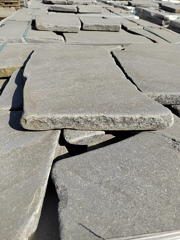 Kamenclub.ru: Песчаник галтованный для облицовки (фр. 2-5 см)  купить в Саратове песчник рыжий желтый серый песчаник окатанный речной 6 000 руб/т   фото КАМЕНЬ КЛУБ