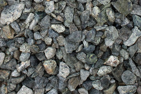 Kamenclub.ru: Щебень крошка зеленый (змеевик) фр. 10-20 мм.  купить в Саратове змеевик зеленый, салатовый декоративная ландшафтная каменная крошка щебня 7 200 руб/т   фото КАМЕНЬ КЛУБ