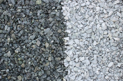 Kamenclub.ru: Щебень крошка зеленый (змеевик) фр. 10-20 мм.  купить в Саратове змеевик зеленый, салатовый декоративная ландшафтная каменная крошка щебня 7 200 руб/т   фото КАМЕНЬ КЛУБ