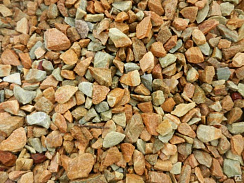 Kamenclub.ru: Щебень крошка желтый (ЗЛАТОЛИТ) фр. 3-5 мм.  купить в Саратове златолит золотистый, бежевый, желтый мрамор 12 000 руб/т   фото КАМЕНЬ КЛУБ