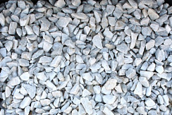 Kamenclub.ru: Мраморная крошка, щебень, цвет-белый, фр. 3-5 мм.  купить в Саратове мрамор белый молочный бежевый мрамор колотый 11500 руб/т   фото КАМЕНЬ КЛУБ