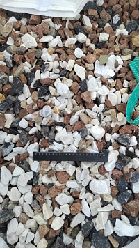 Kamenclub.ru: Мраморная крошка (щебень галтованный микс:белый-зеленый-розовый) фр.20-40 мм.  купить в Саратове мрамор белый, зеленый, розовый мрамор декоративный (галтовка) 15500 руб/т   фото КАМЕНЬ КЛУБ