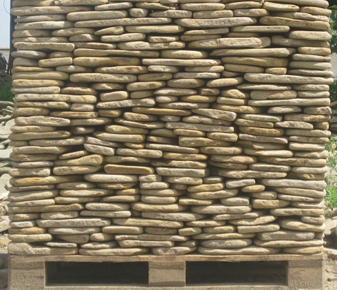 Kamenclub.ru: Песчаник пластушка галтованный желтый с рисунком (3 см)  купить в Саратове плитняк - пластушка желтый песчаник 21000 руб/м3   фото КАМЕНЬ КЛУБ