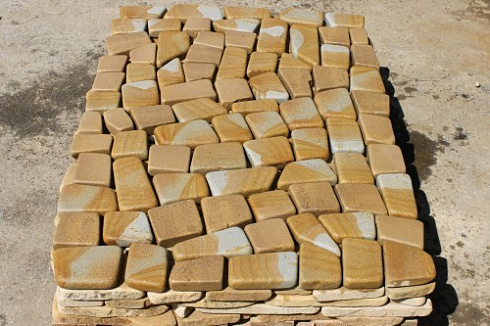 Kamenclub.ru: Песчаник брусчатка (Готика) art PSG-L-01  купить в Саратове    2300 руб/кв.м   фото КАМЕНЬ КЛУБ