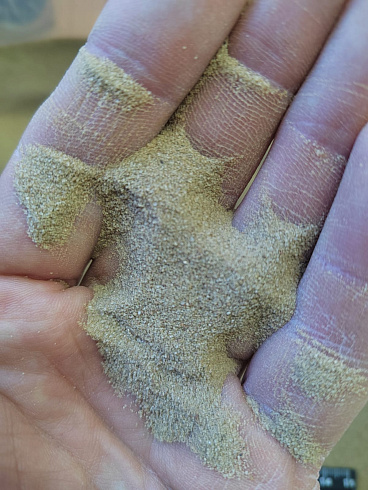 Кварцевый песок для площадок фр. 0,1-0,5 мм.  купить в Саратове фото Камень Клуб