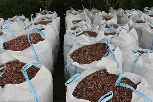 Kamenclub.ru: Мраморная крошка (щебень крошка розовый) фр. 10-20 мм.  купить в Саратове мрамор розовый, красный каменная декоративная крошка ландшафтная 11000 руб/т   фото КАМЕНЬ КЛУБ