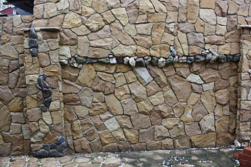 Kamenclub.ru: Песчаник колотый для облицовки (фр. 2-3 см)  купить в Саратове песчаник бежевый серый рыжий песчаник строительный 5000 руб/т   фото КАМЕНЬ КЛУБ