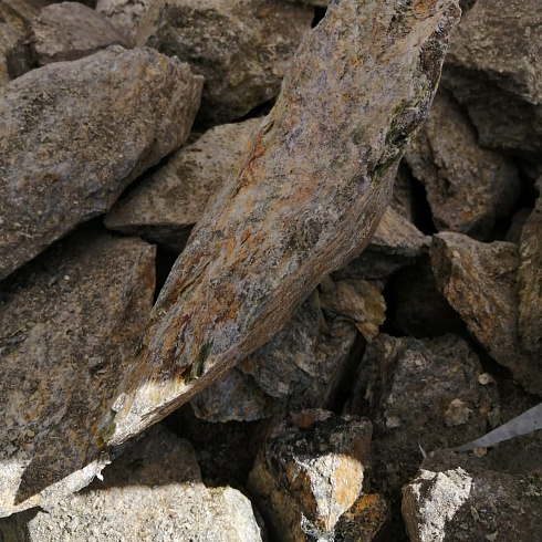 фото Змеевик салатовый  (фр. 70-100 мм)  купить в Саратове в интернет-портале КАМЕНЬ КЛУБ