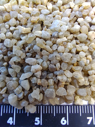 Кварцевый песок для водоподготовки фр. 1,6-3 мм.  купить в Саратове фото Камень Клуб
