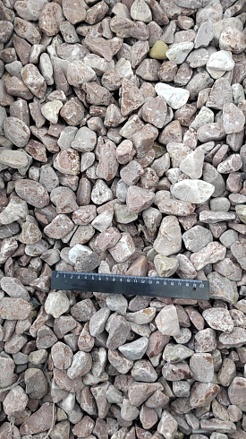 Kamenclub.ru: Мраморная крошка (щебень галтованный розовый) фр.20-40 мм.  купить в Саратове мрамор розовый, красный оголтованный округлый щебень  15000 руб/т   фото КАМЕНЬ КЛУБ