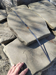 Kamenclub.ru: Песчаник пластушка светло-серый (4,0 - 6,0 см)  купить в Саратове плитняк - пластушка светло-серый песчаник 12600 руб/м3   фото КАМЕНЬ КЛУБ