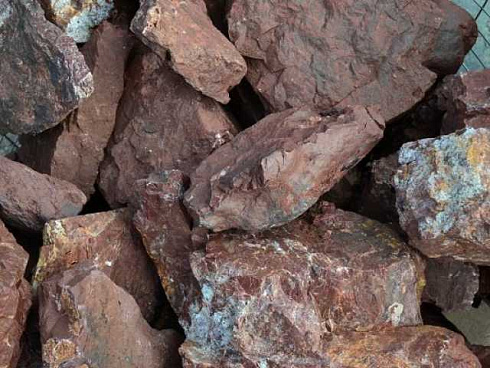 Kamenclub.ru: Щебень крошка красный (ЯШМА) фр. 5-10 мм.  купить в Саратове крошка каменная яшмы красный, бордовый, темно-красный декоративная крошка ландшафтная каменная яшмоидная 8500 руб/т   фото КАМЕНЬ КЛУБ