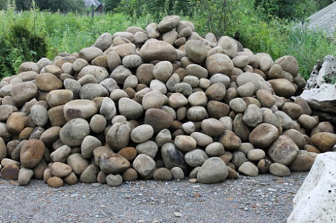 Kamenclub.ru: Песчаник ядра, фр. 100-300 мм  купить в Саратове песчаник бежевый серый рыжий речная галька 5 000 руб/т   фото КАМЕНЬ КЛУБ