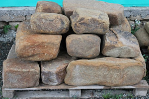 Kamenclub.ru: Песчаник для строительства и кладки (фр. 200-400 мм)  купить в Саратове песчаник бежевый серый рыжий желтый блоки для строительства из песчаника 6500 руб/т   фото КАМЕНЬ КЛУБ