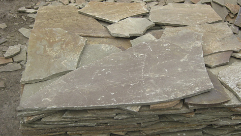 Kamenclub.ru: Песчаник пластушка серо-зеленый (4,0 см- 5,0 см)  купить в Саратове песчаник серо-зеленый, серый, зеленый песчаник рваный ландшафтный колотый 9000 руб/м3   фото КАМЕНЬ КЛУБ