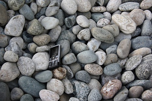 Kamenclub.ru: Галька речная окат (ассорти) фр. 50-100 мм. купить  в Саратове галька природная округлая серая белая черная серая коричневая синяя галька речная окатанная округлая 6200 руб/т   фото КАМЕНЬ КЛУБ