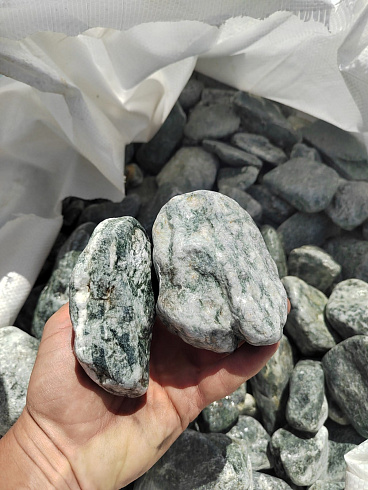 фото Галтованный жадеит (фр. 70-100 мм)  купить в Саратове в интернет-портале КАМЕНЬ КЛУБ