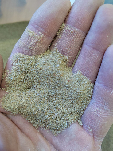 Кварцевый песок для площадок фр. 0,16-0,63 мм.  купить в Саратове фото Камень Клуб