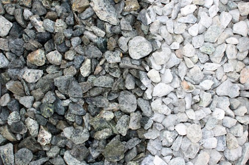 Kamenclub.ru: Щебень крошка зеленый (змеевик) фр. 20-40 мм.  купить в Саратове мрамор зеленый, салатовый ландшафтная мраморная крошка 8500 руб/т   фото КАМЕНЬ КЛУБ