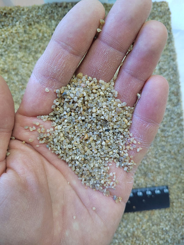 Кварцевый песок для площадок фр. 0,8 - 2 мм.  купить в Саратове фото Камень Клуб