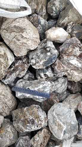 Kamenclub.ru: Кварцевый валунчик фр.100-300 мм.  купить в Саратове кварц белый, бежевый молочный рыжий крупный природный камень галечник 7850 руб/т   фото КАМЕНЬ КЛУБ