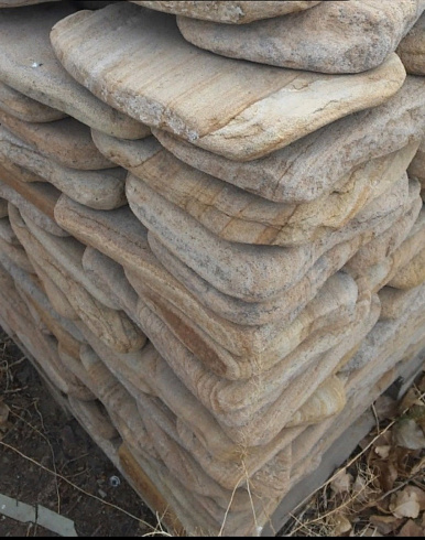 Kamenclub.ru: Песчаник пластушка галтованный желтый с рисунком (3 см)  купить в Саратове плитняк - пластушка желтый песчаник 21000 руб/м3   фото КАМЕНЬ КЛУБ