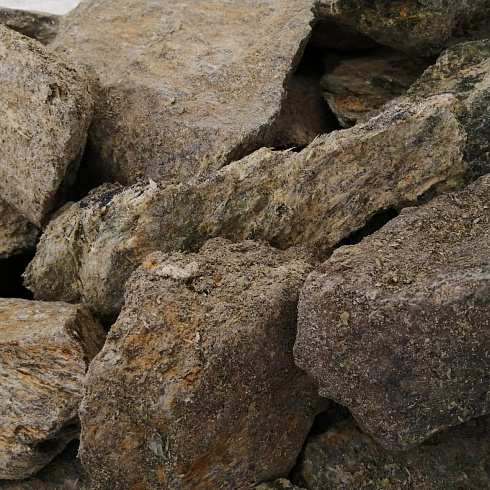 фото Змеевик салатовый  (фр. 70-100 мм)  купить в Саратове в интернет-портале КАМЕНЬ КЛУБ