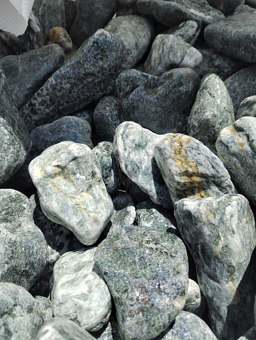 фото Галтованный жадеит (фр. 70-100 мм)  купить в Саратове в интернет-портале КАМЕНЬ КЛУБ