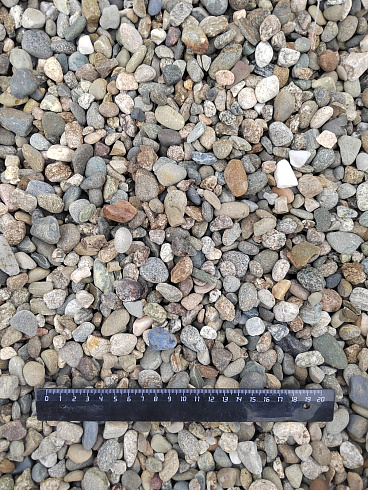 Kamenclub.ru: Галька речная окат (серая) фр.10-20 мм купить  в Саратове галька речная серая, серый, темно-серый, светло-серый, коричневый ландшафтная декоративная речная окатанная округлая галька 5000 руб/т   фото КАМЕНЬ КЛУБ