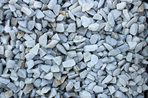 Kamenclub.ru: Мраморная крошка, щебень, цвет-белый,  фр. 20-40 мм.  купить в Саратове мрамор белый молочный слоновая кость айвори  мраморная крошка ландшафтная 12000 руб/т   фото КАМЕНЬ КЛУБ