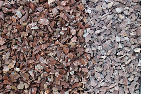 Kamenclub.ru: Мраморная крошка (щебень крошка розовый) фр. 10-20 мм.  купить в Саратове мрамор розовый, красный каменная декоративная крошка ландшафтная 11000 руб/т   фото КАМЕНЬ КЛУБ