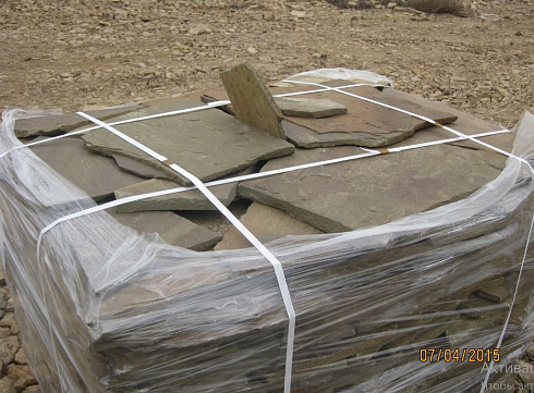 Kamenclub.ru: Песчаник пластушка серо-зеленый (3,0 см)  купить в Саратове песчаник серо-зеленый, серый, зеленый песчаник пластушка колотый рваный ландшафтный 10200 руб/м3   фото КАМЕНЬ КЛУБ