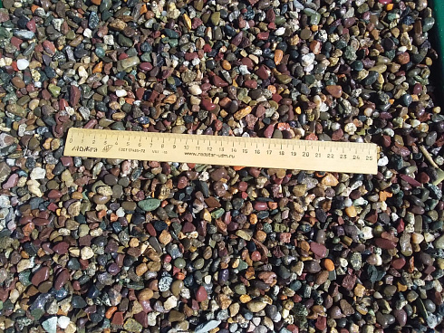 Kamenclub.ru: Галька речная окат цветная фр.5-10 мм. купить  в Саратове галька речная белый, серый, красноватый, синий, темно-серый речная окатанная галька декоративная 6800 руб/т   фото КАМЕНЬ КЛУБ