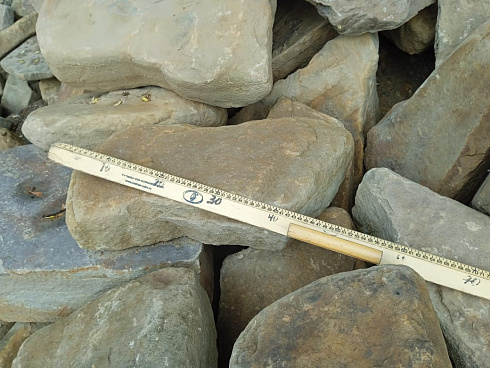 Kamenclub.ru: Песчаник для мощения дорожек, площадок, парковок ( фр 5-10 см)  купить в Саратове песчаник  серый желтый коричневый рыжий песчаник оголтованный окатанный 6500 руб/т   фото КАМЕНЬ КЛУБ