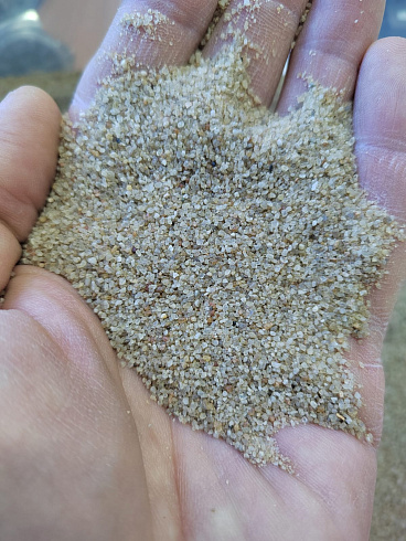 Кварцевый песок для площадок фр. 0,3 - 1 мм.  купить в Саратове фото Камень Клуб