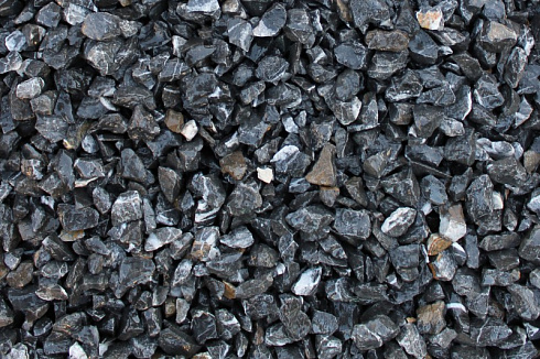 Kamenclub.ru: Щебень крошка черный (мрамор) фр. 40-70 мм.  купить в Саратове мрамор черный с белыми прожилками, черный, белый декоративный щебень 11000 руб/т   фото КАМЕНЬ КЛУБ