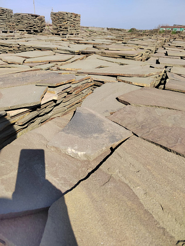 Kamenclub.ru: Песчаник пластушка серо-зеленый (4,0 см- 5,0 см)  купить в Саратове песчаник серо-зеленый, серый, зеленый песчаник рваный ландшафтный колотый 9000 руб/м3   фото КАМЕНЬ КЛУБ