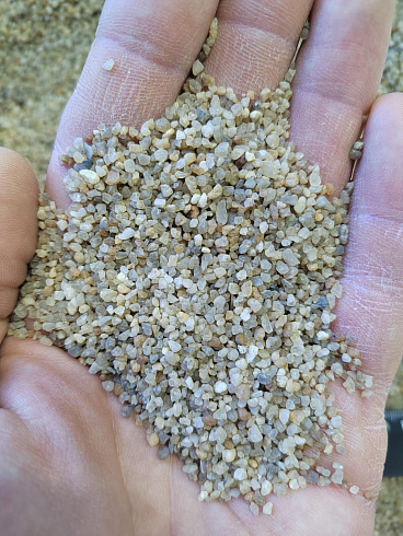 Кварцевый песок для водоподготовки фр. 1,6-3 мм.  купить в Саратове фото Камень Клуб