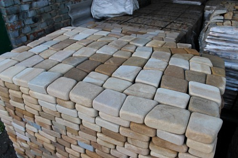 Kamenclub.ru: Песчаник брусчатка (Готика) art PSG-L-01  купить в Саратове    2300 руб/кв.м   фото КАМЕНЬ КЛУБ