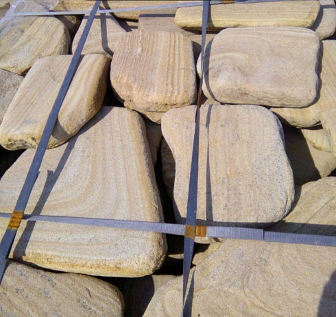 Kamenclub.ru: Песчаник пластушка галтованный желтый с рисунком (3 см)  купить в Саратове плитняк - пластушка желтый песчаник 21000 руб/м3   фото КАМЕНЬ КЛУБ