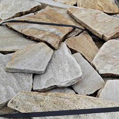 Kamenclub.ru: Песчаник пластушка галтованный желтый с рисунком (3 см)  купить в Саратове плитняк - пластушка желтый песчаник 21000 руб/м3   фото КАМЕНЬ КЛУБ